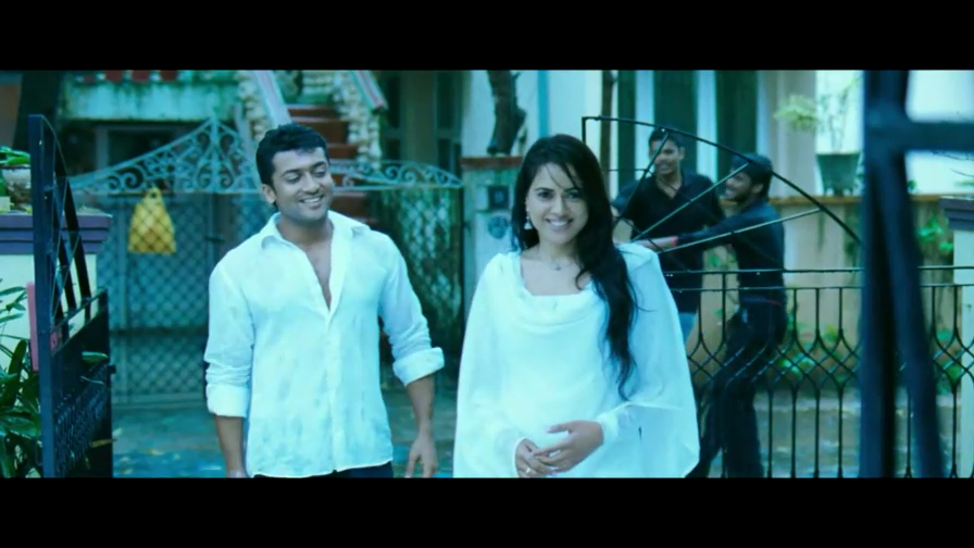 Varanam Aayram - Nenjukkul Peidhidum смотреть онлайн