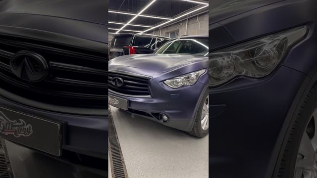 Оклейка Infiniti QX70 в синий матовый винил от Bruxsafol. смотреть онлайн