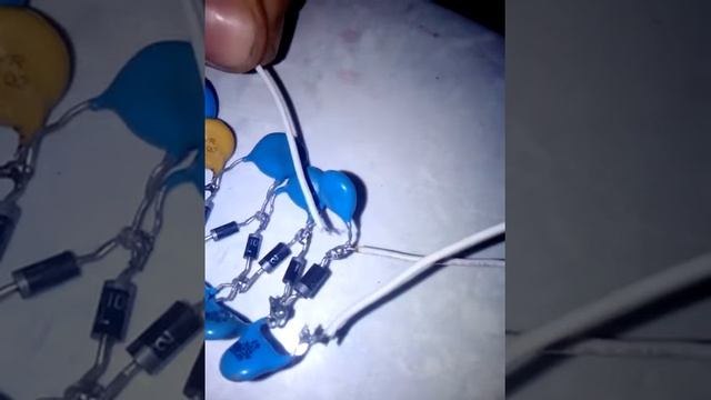 Простейший электрошокер смотреть онлайн