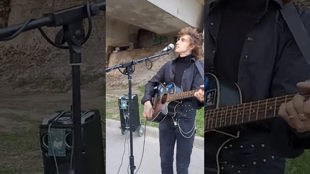 Тем кто ложится спать спокойного сна. Выступления пел Илья Андреевич смотреть онлайн