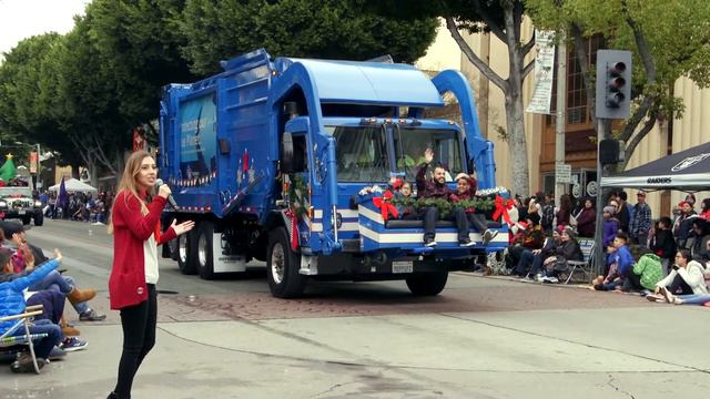 "The Joy of Christmas" 66th Annual Uptown Whittier Christmas Parade смотреть онлайн