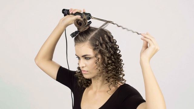 How to Get Disco Curls | Beauty School смотреть онлайн