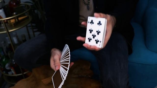 THE FAN COLOR CHANGE - Card Trick Tutorial (Easy) смотреть онлайн