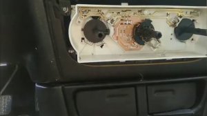 Замена лампочек подсветки блока управления печкой на Opel Vectra B