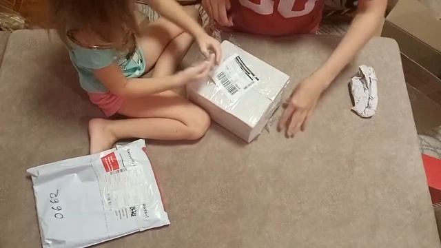 №#17 Бесплатно!Розыгрыш!Распаковка призов с instagram кросовки New Balance, купальник и лекарства смотреть онлайн