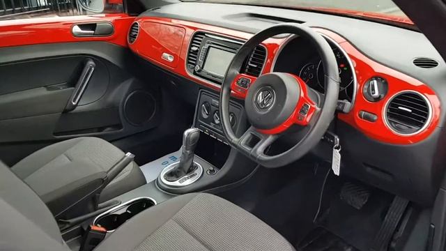 Volkswagen Beetle 2.0 TDi Design DSG 2012 смотреть онлайн