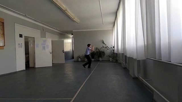 Пацан под кайфом.