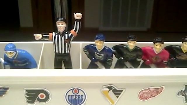 GAME ON! Hockey Rules! Wayne Gretzky NHL All-Star table hockey game смотреть онлайн
