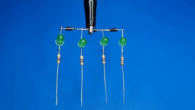 Make your own LED 18650 Battery Level Indicator смотреть онлайн