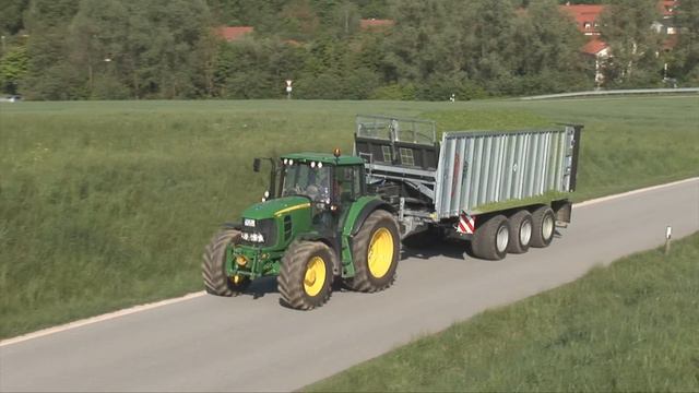 Fliegl Abschiebewagen Gigant im Einsatz bei der Grünroggen-Ernte смотреть онлайн