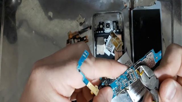 Смартфон Samsung Duos (разбор) смотреть онлайн