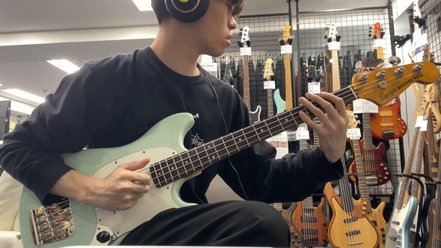 Squier / Classic Vibe 60s Mustang Bass Surf Green mod.【Test Play】 смотреть онлайн