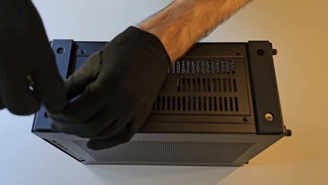 Lian Li A4-H2O Full Build (SFF Gaming PC)