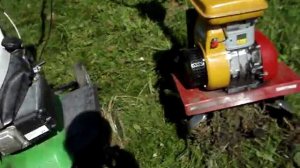 Вспашка культиватором вокруг деревьев