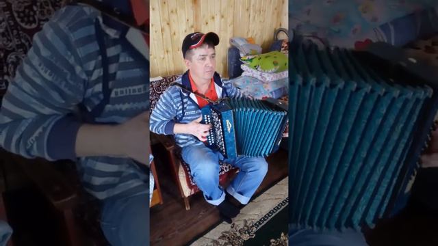 Брат сыграл прикольно. смотреть онлайн