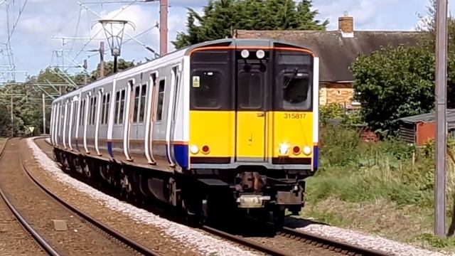 LONDON OVERGROUND ► Class 315 EMU 315817 at Park Lane Crossing смотреть онлайн