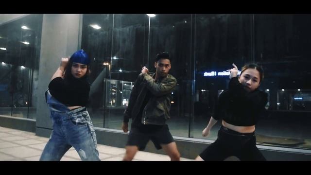 RUDE GYAL SWING