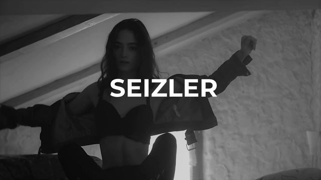 Бармен налей всем от меня | Руслан Добрый | Поет девушка COVER REMIX смотреть онлайн