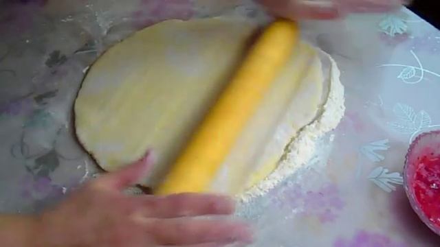 Пышные и мягкие рогалики с начинкой. Просто вкусно! смотреть онлайн