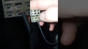 как перемкнуть контакты на фишке что бы работали поворотники на ваз 2109