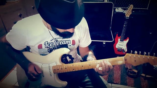 Fender Stratocaster "Crafted in Japan" 57 Reissue смотреть онлайн