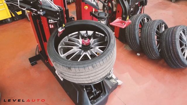 Level Auto Service - Hunter Revolution™ WalkAway™ Tire Changer (TireBot) смотреть онлайн