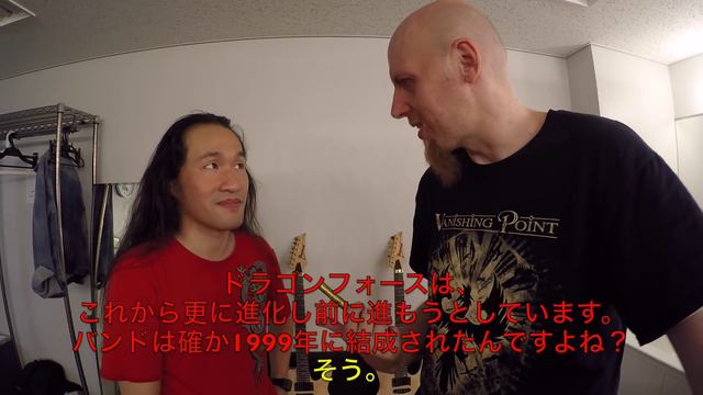 Herman Li signs 2 Ibanez Guitars for Ishibashi Music смотреть онлайн