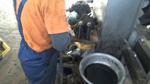 Toyota Hilux . Замена сальника хвостовика заднего редуктора .