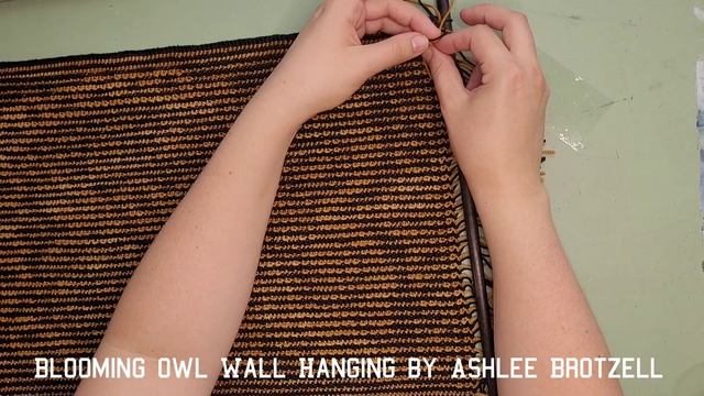 Adding a Dowel to My Blooming Owl Wall Hanging смотреть онлайн
