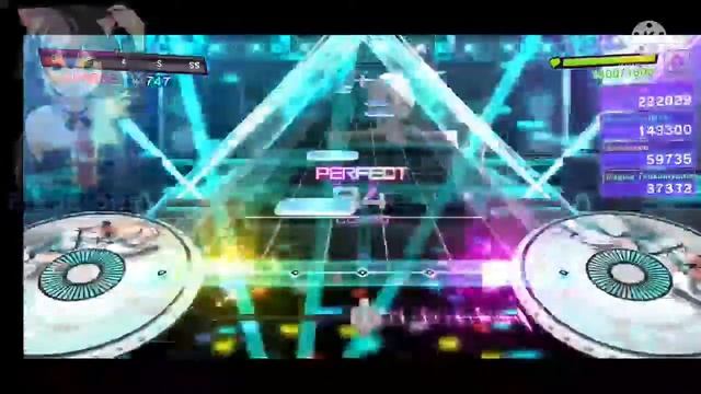 Juegando un juego de monas chinas haciendo mezclas C.3/D4DJ Groovy Mix смотреть онлайн