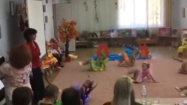Танец бабочек в детском саду.Варвара смотреть онлайн