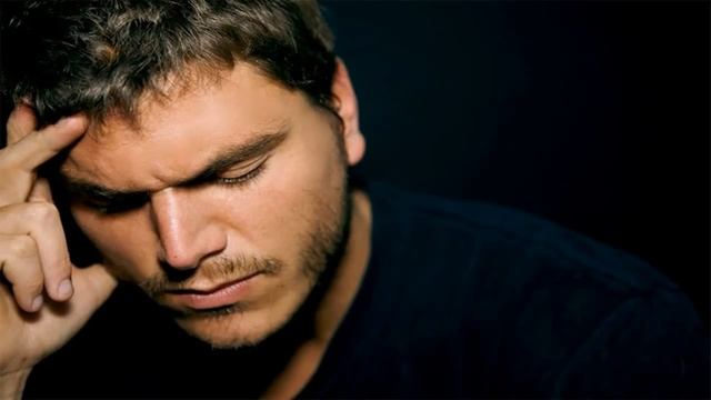 Бизнесмен на машине сбил подростка. И отвел её домой. Увидев её мать решился на отчаянный поступок смотреть онлайн
