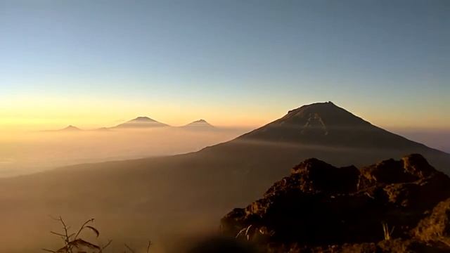 Sunrise at Mt. Sindoro, Middle of Java смотреть онлайн