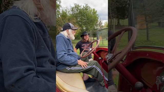 Ronnie Hawkins ! Classic Cars And Music With Ray Holden смотреть онлайн