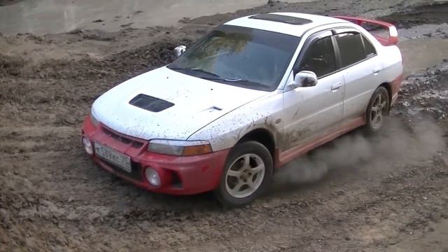 Зачем покупать внедорожник? Или 5 джипов (TLC100, LX470, Delica, 2 Escudo) VS Mitsubishi L