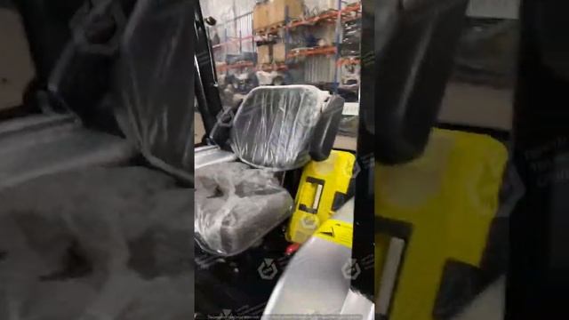 Коммунальный трактор Скаут Т-504С смотреть онлайн