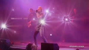 алиса - красное на черном