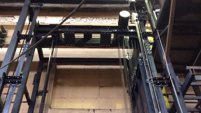 Лифт IZAMET без машинного помещения г/п до 4000кг