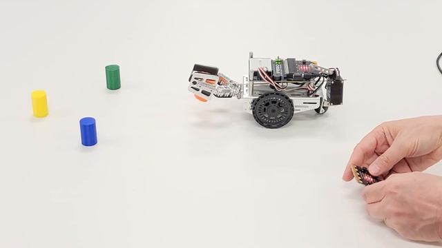 Radio Tilt-controlled cyber:bot with Gripper 3.0 смотреть онлайн