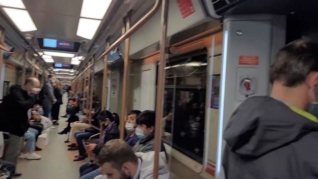 Новые вогоны вметро. Москва 2021г смотреть онлайн