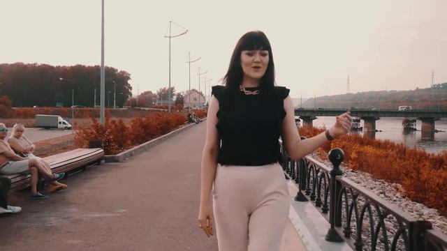 Акустический кавер - Beautiful Life смотреть онлайн