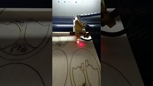 Многослойное панно "Лес". Лазерная резка фанеры смотреть онлайн