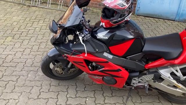 Honda CBR 900 RR Fireblade | LeserBike-Video von Christoph смотреть онлайн
