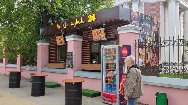 Шаурма на территории церкви