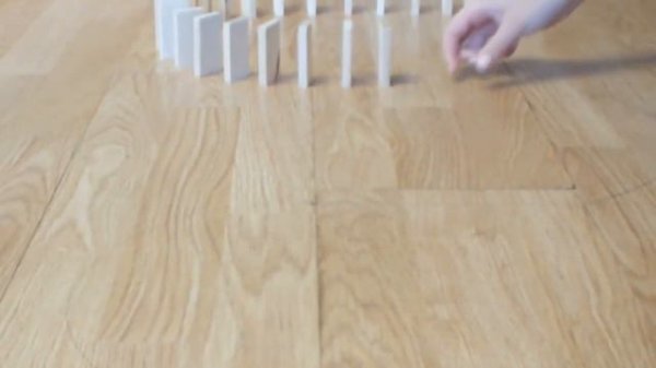 DOMINOS. Падающее домино! Сделано руками!