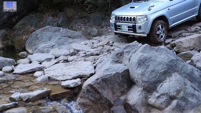 Suzuki Jimny VS Mitsubishi Pajero Mini Off-road Comparison Review Pakistan смотреть онлайн
