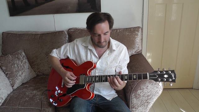A Minor Scale in 5 different positions on a Gibson ES-335 смотреть онлайн