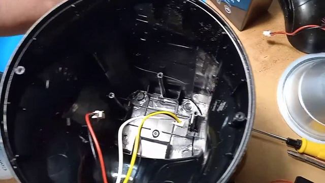Прожекторный фонарь FLK27-26-10W-01led BK переделка на литий. смотреть онлайн