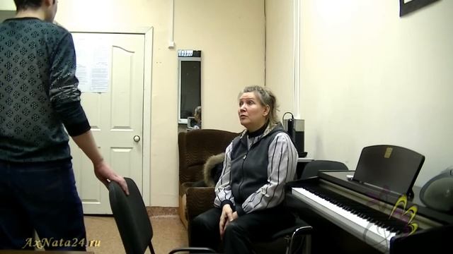 Учимся петь.О чувствах правдивых и разных с песней Там, где клён шумит ч.1-я смотреть онлайн