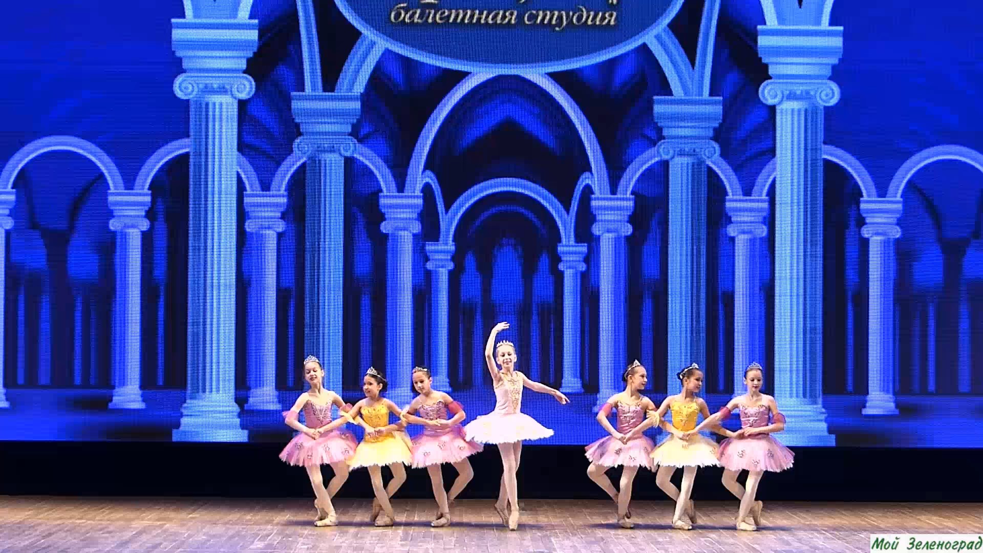 «Утро» (из балета Л. Делиба «Коппелия»). Исполняет средняя группа, солистка Мария Будкина